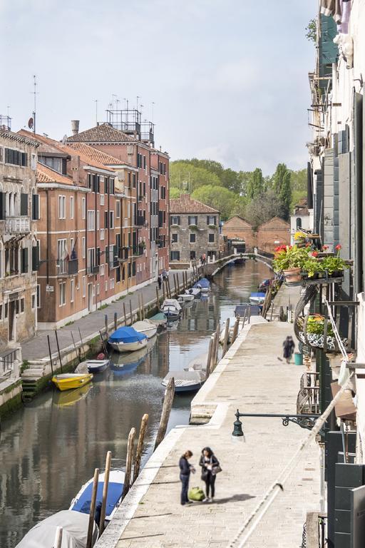 Grand Palace Venice Canal View Exterior foto